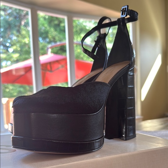 Schutz Croc Embossed Leather Trim Platform Pumps - Picture 5 of 5
